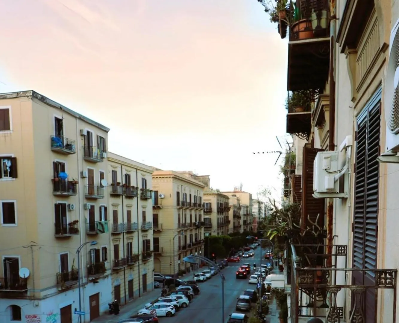 Area 52 Storia Ed Eleganza Vicino Ai Teatri Appartement Palermo 0*,  Italië